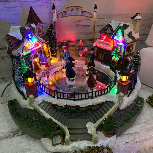 фото Kaemingk Светящаяся композиция Танцы на катке в ChristmasVille 27*25 см, с движением и музыкой 481306